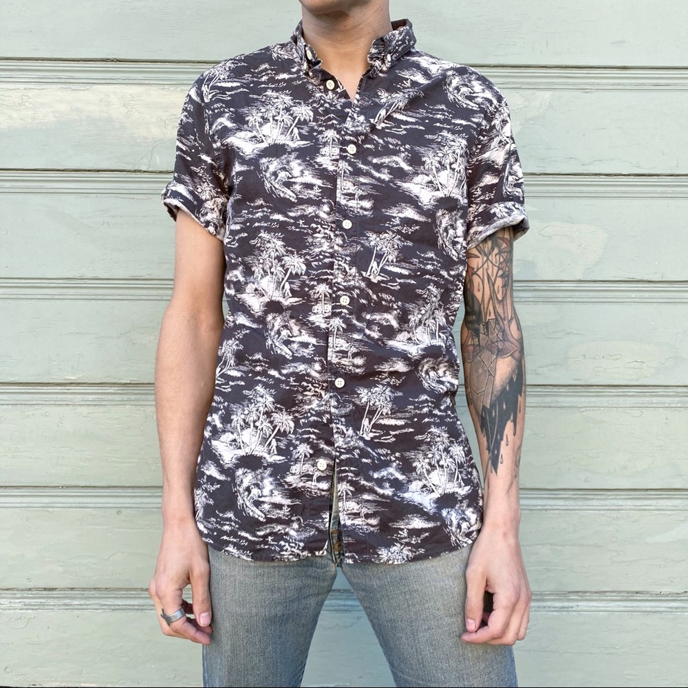 Grey & White Surfer Island Shirt